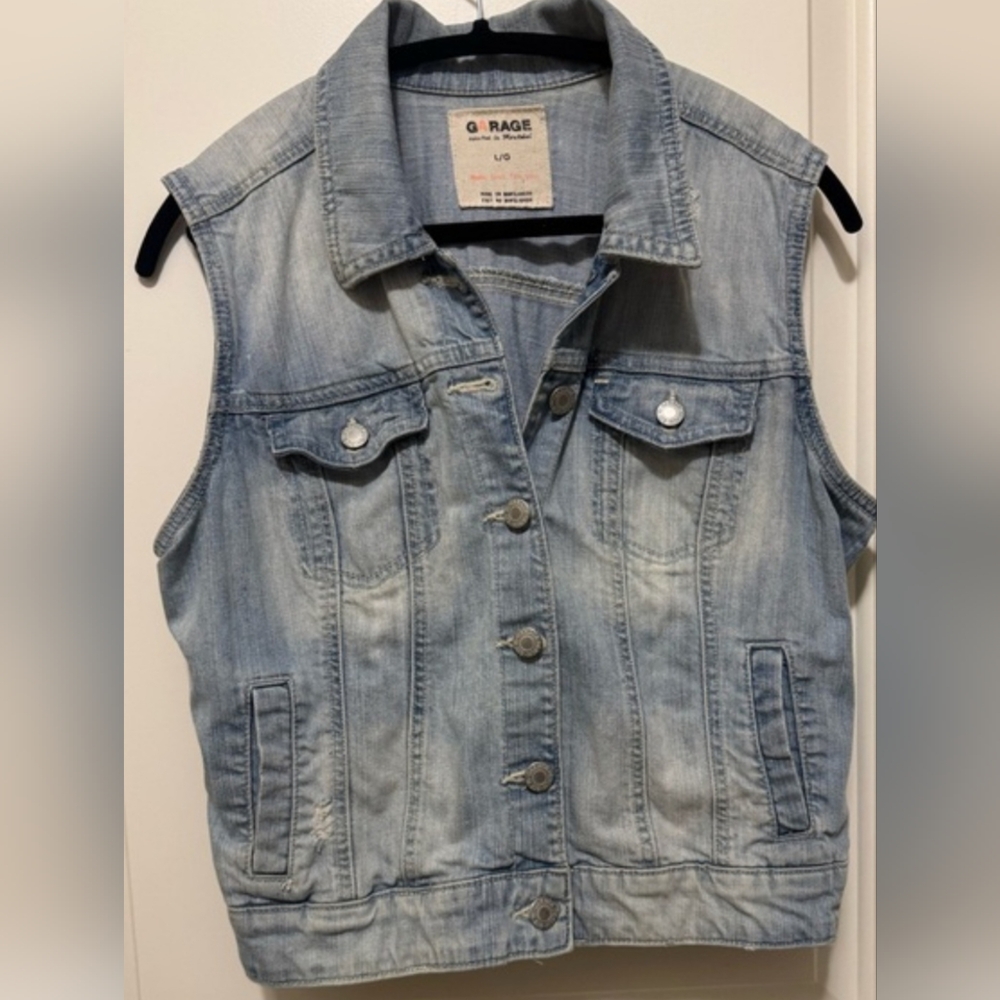 GARAGE Light Wash Distressed Denim Vest Size L - Picture 7 of 7